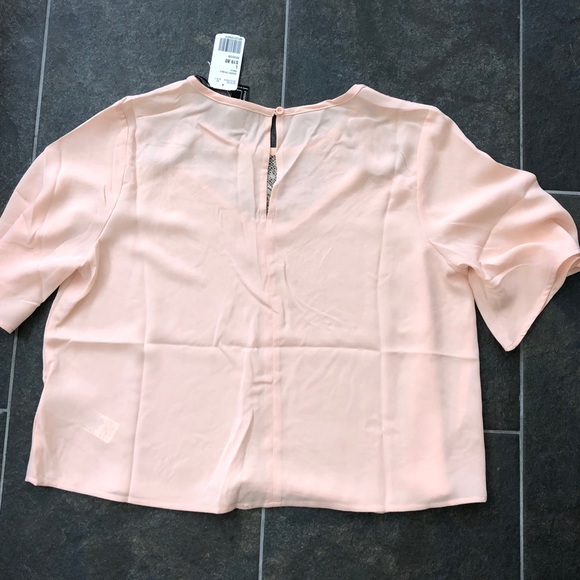 Light weight blouse - Picture 3 of 3